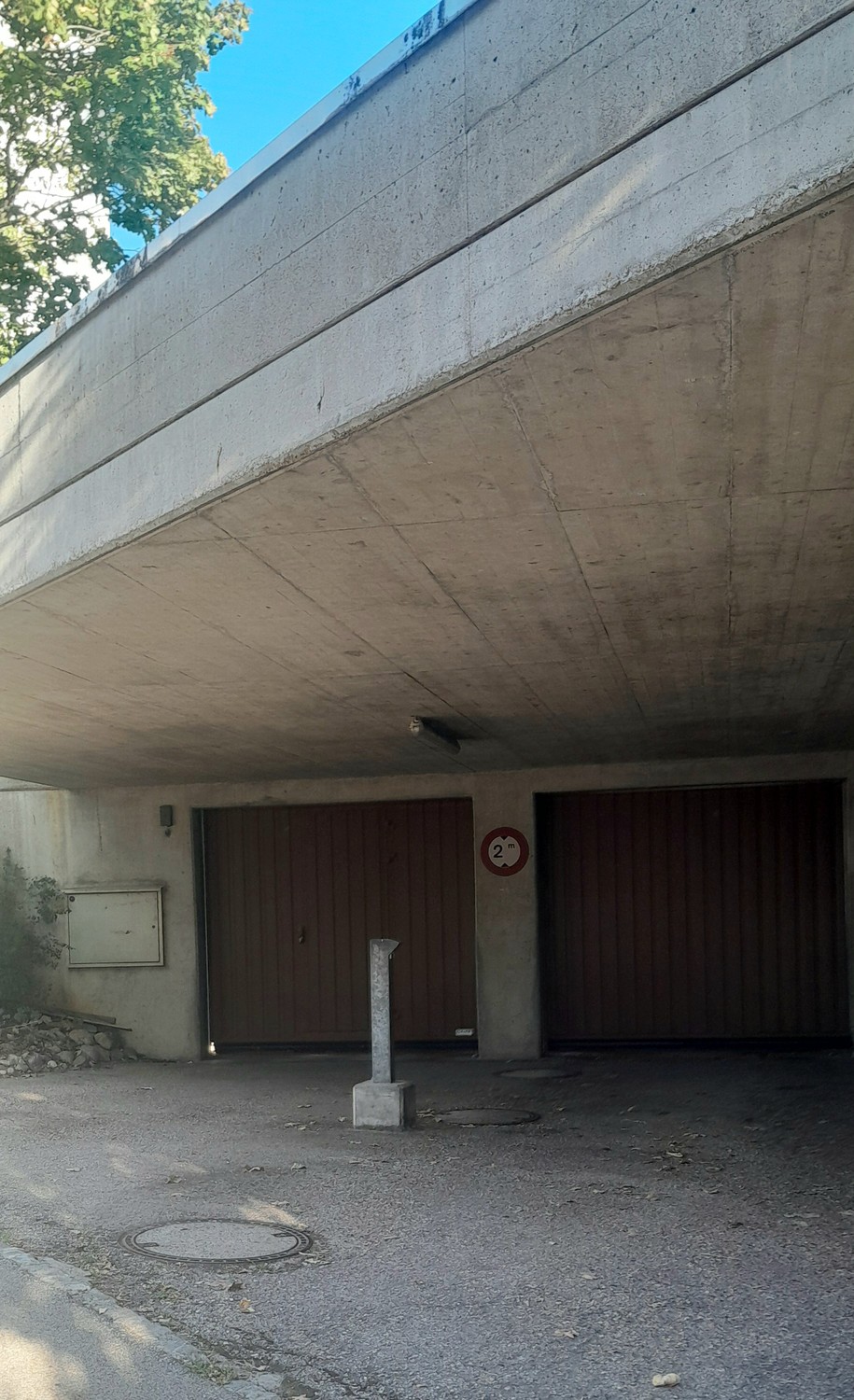 Underground slot