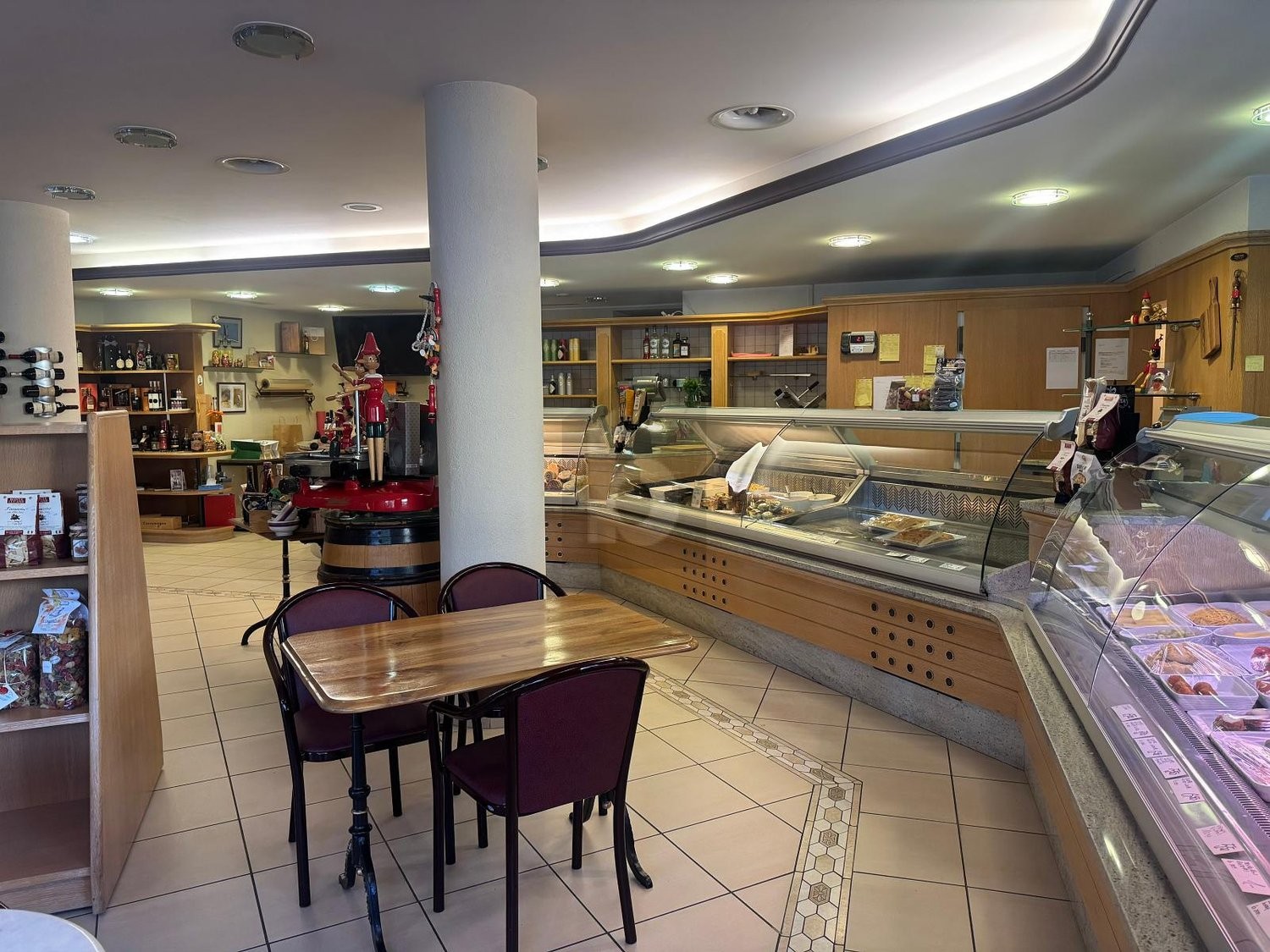 230m² restaurant