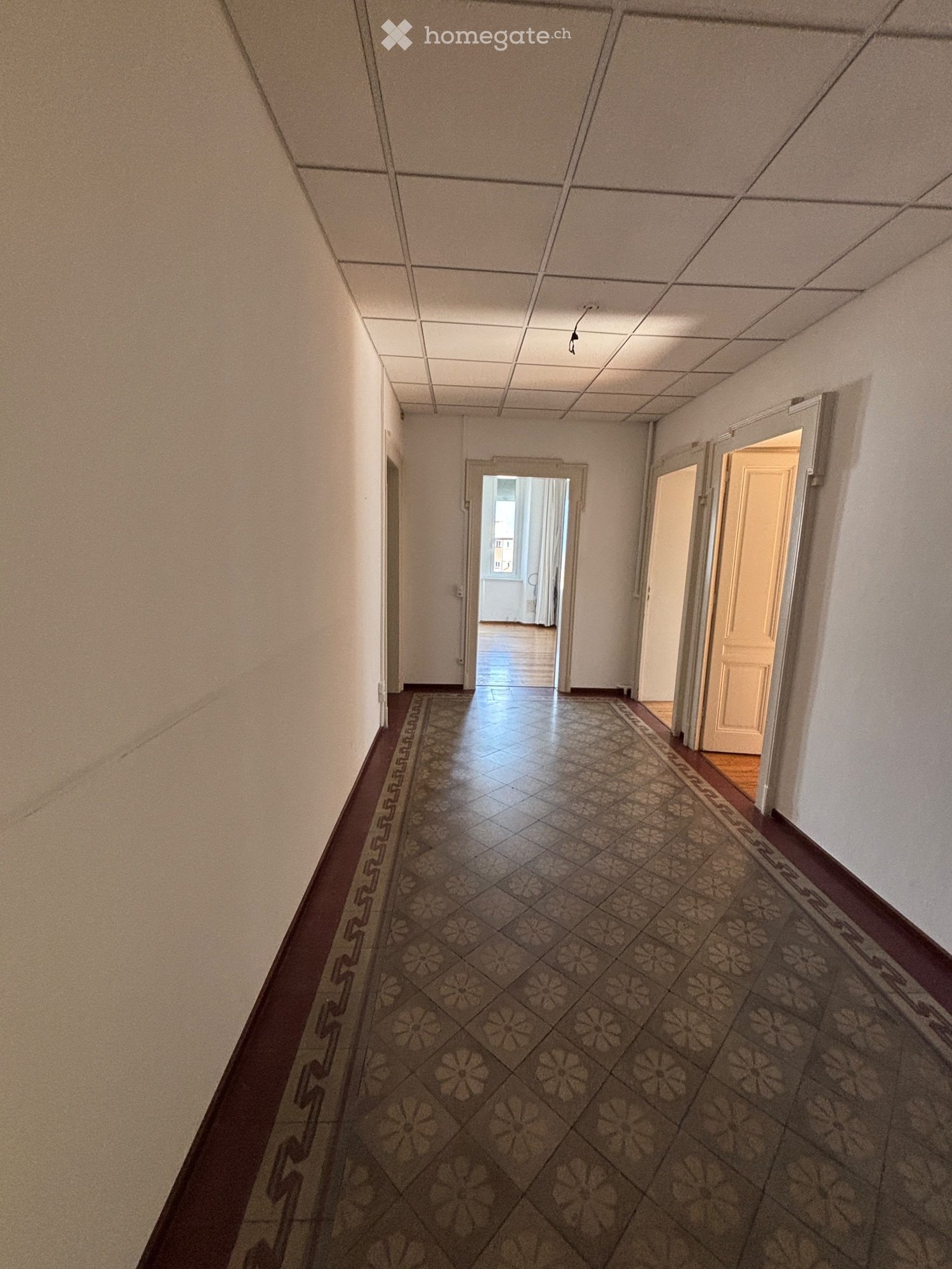 6 rooms apartment