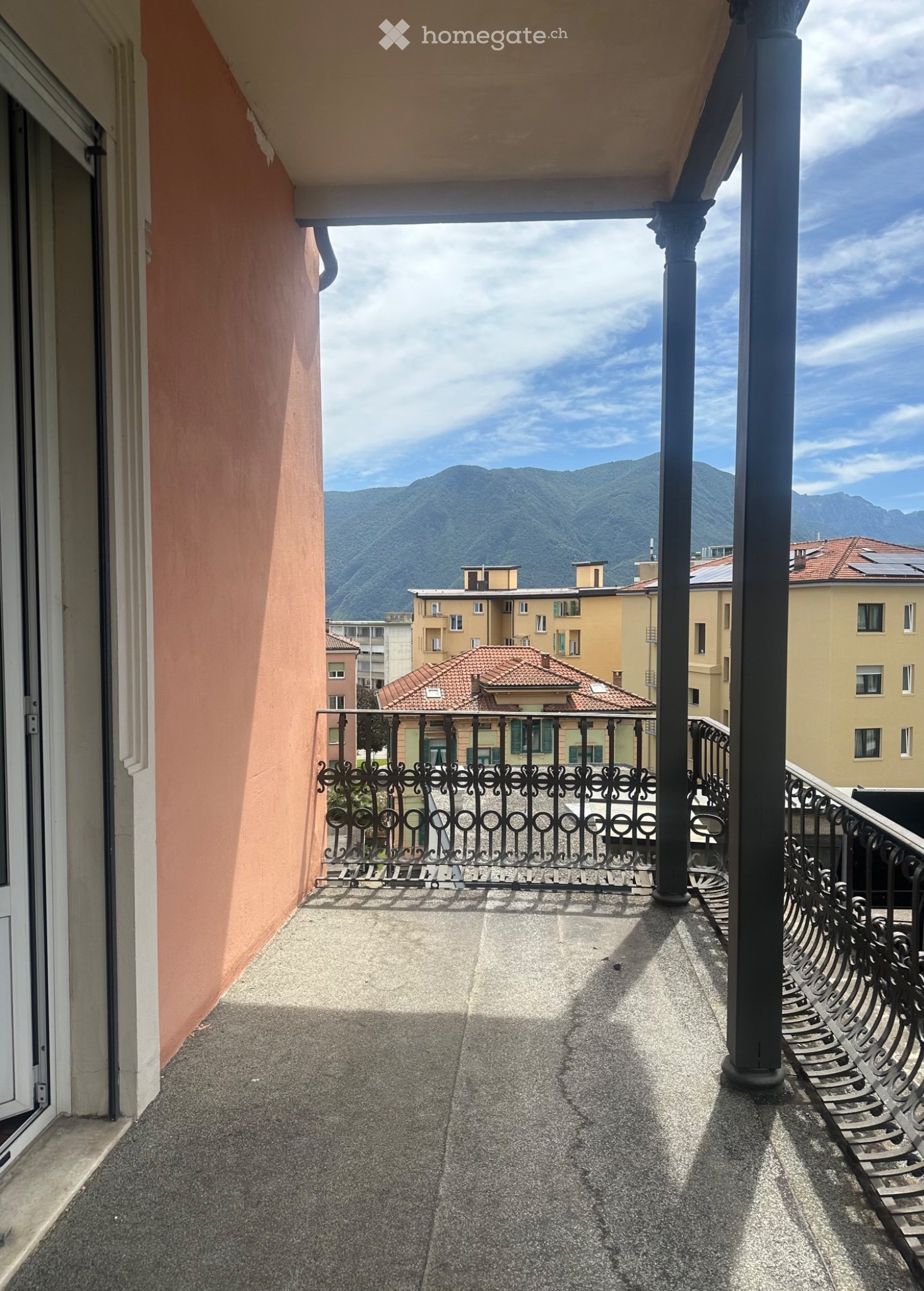 6 rooms apartment