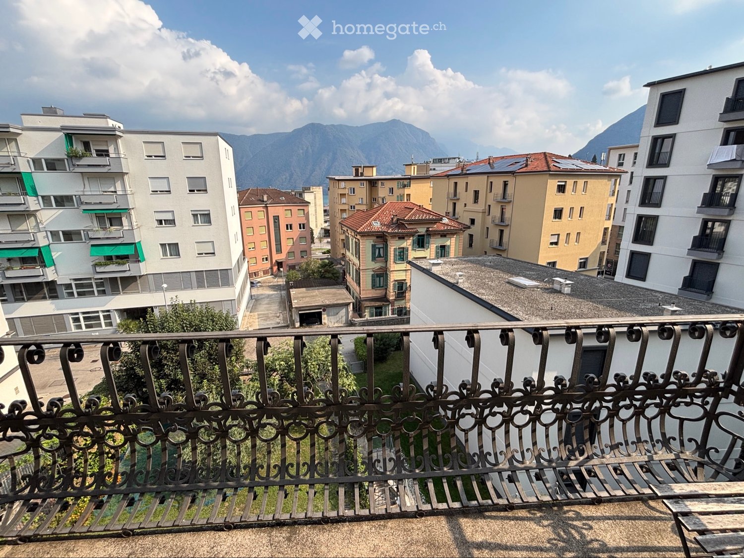 6 rooms apartment