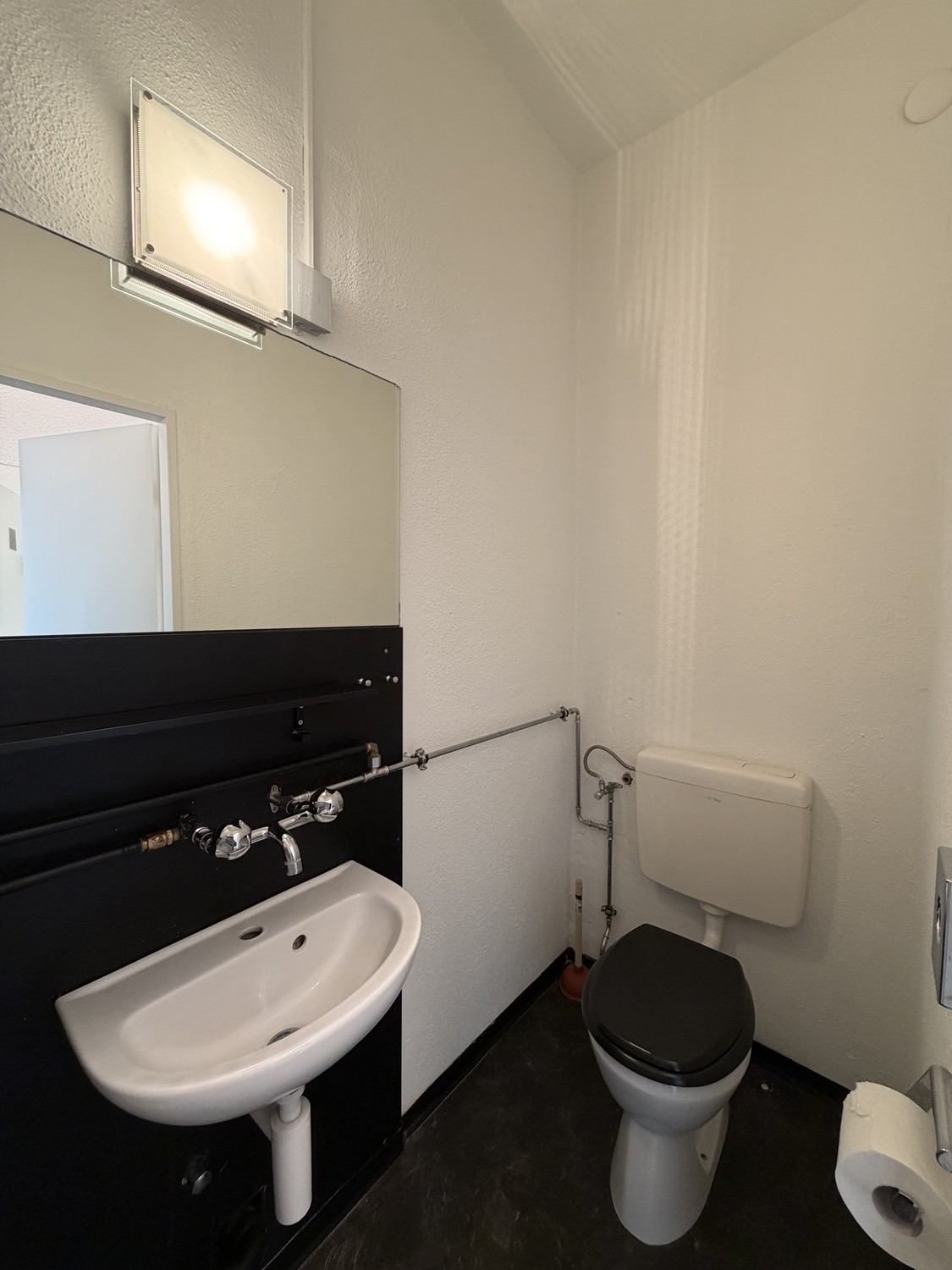 negozio di 97m², foto 8 di 10