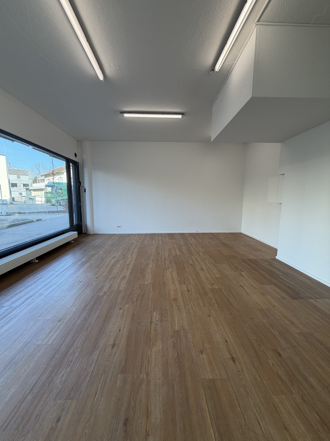 negozio di 97m², foto 6 di 10