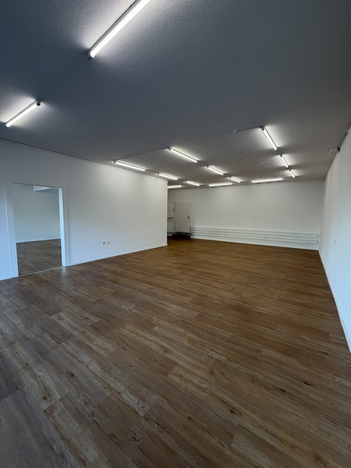 negozio di 97m², foto 4 di 10