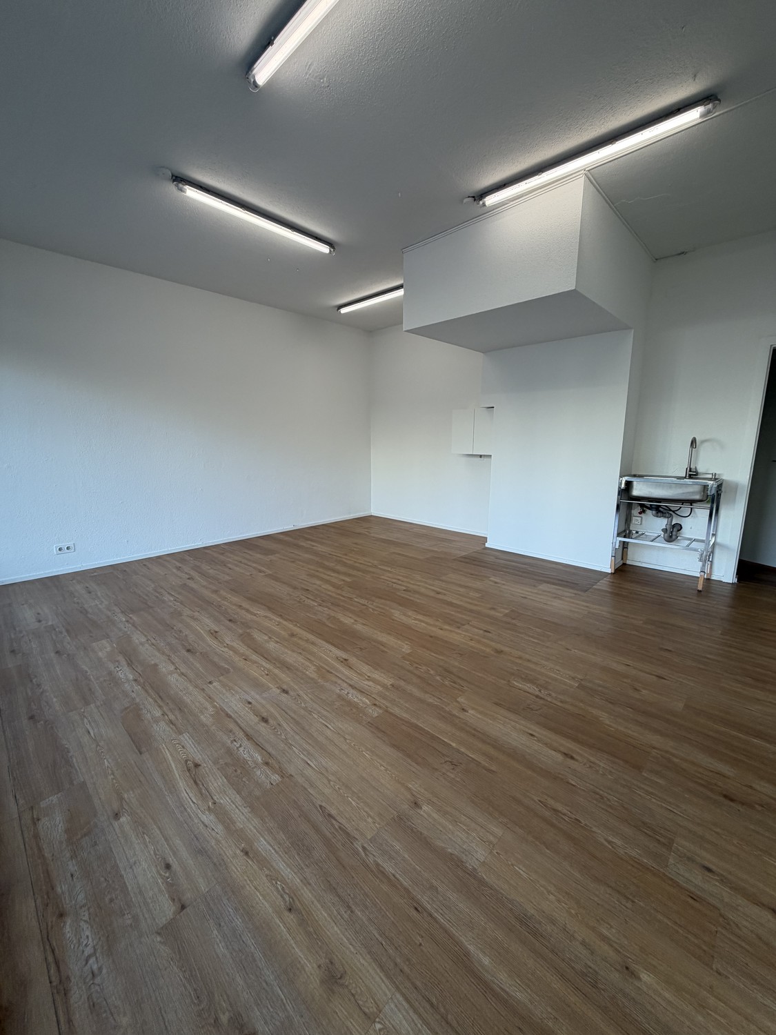 negozio di 97m², foto 7 di 10