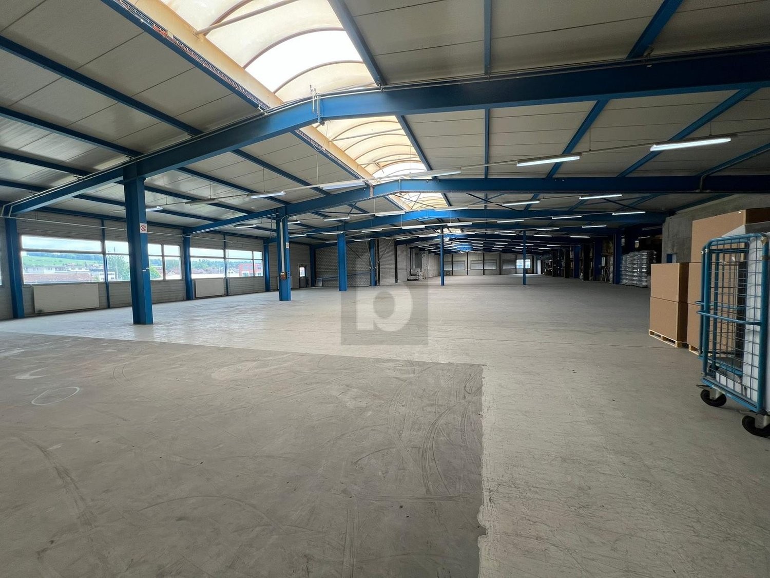 2000m² storage room