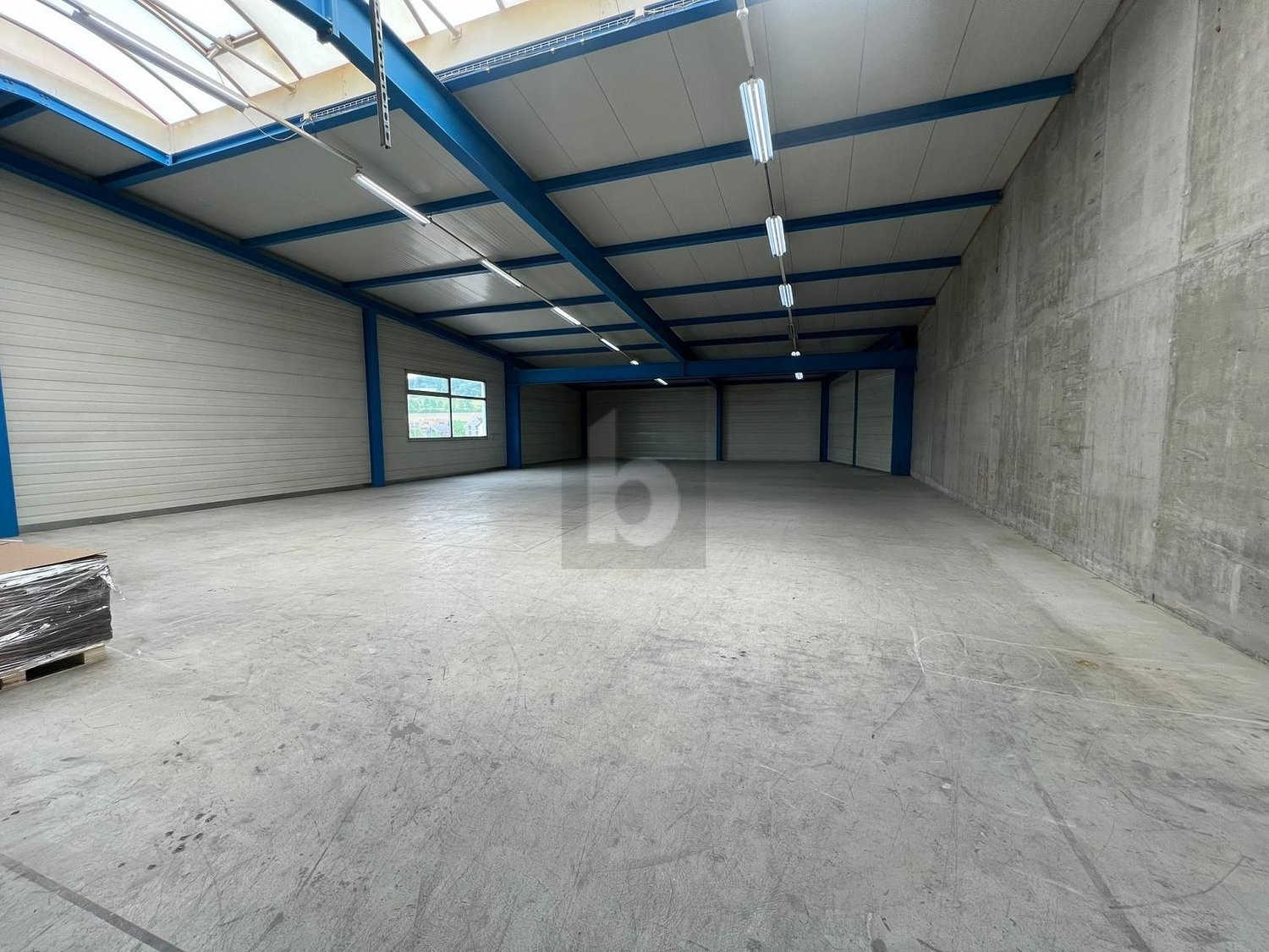 2000m² storage room
