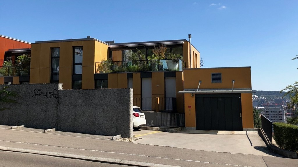 Posto auto interrato

Da subito affittiamo posti auto nella zona residenziale di Zürich

- CHF 250.00 al mese
- più 8,1 % IVA (inquilini esterni)
- Non adatto per camper, veicoli ricreazionali o rimorchi

Per una visita o un eventuale parcheggio di prova, si prega di contattare il custode Home Servi