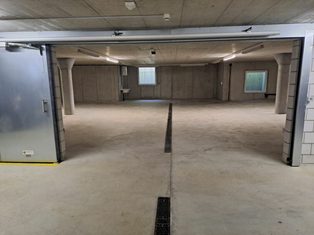 175m² spazio aperto, foto 2 di 3