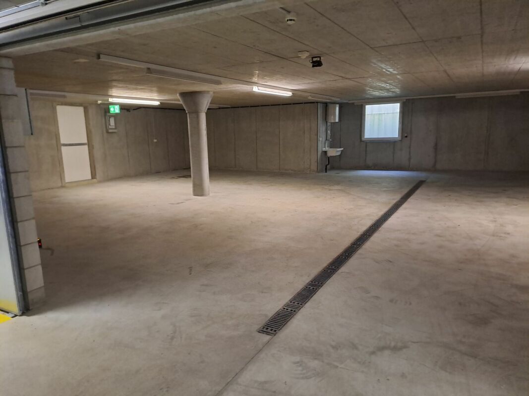 175m² spazio aperto, foto 3 di 3