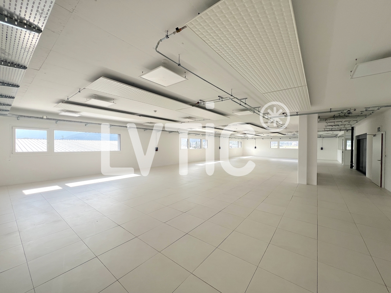 Oggetto industriale di 1592m²