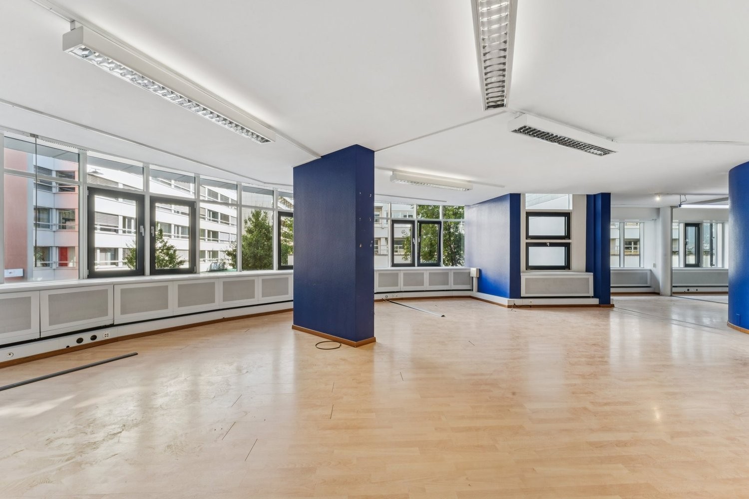 174m² ufficio, foto 3 di 6