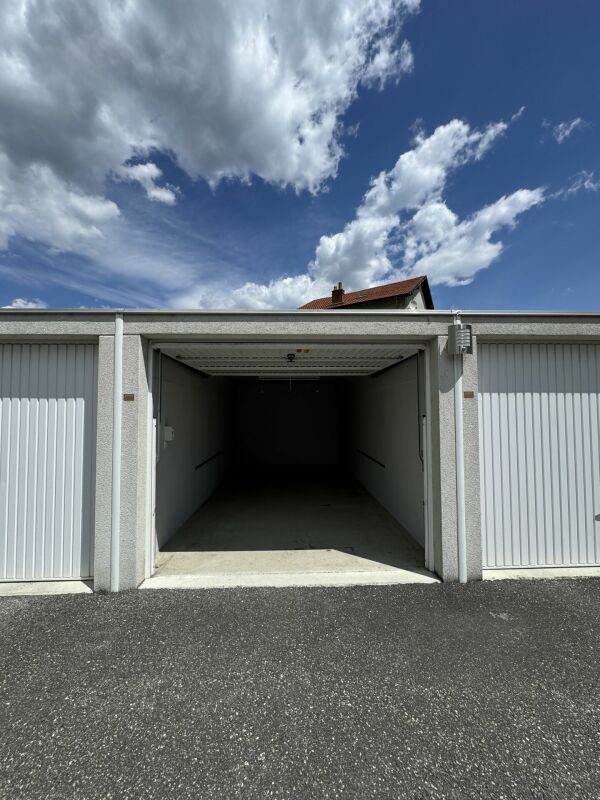 Posto libero, foto 1 di 3